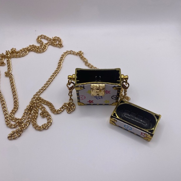 Compatible with AirPods 1, 2 Case. New - Picture 6 of 8